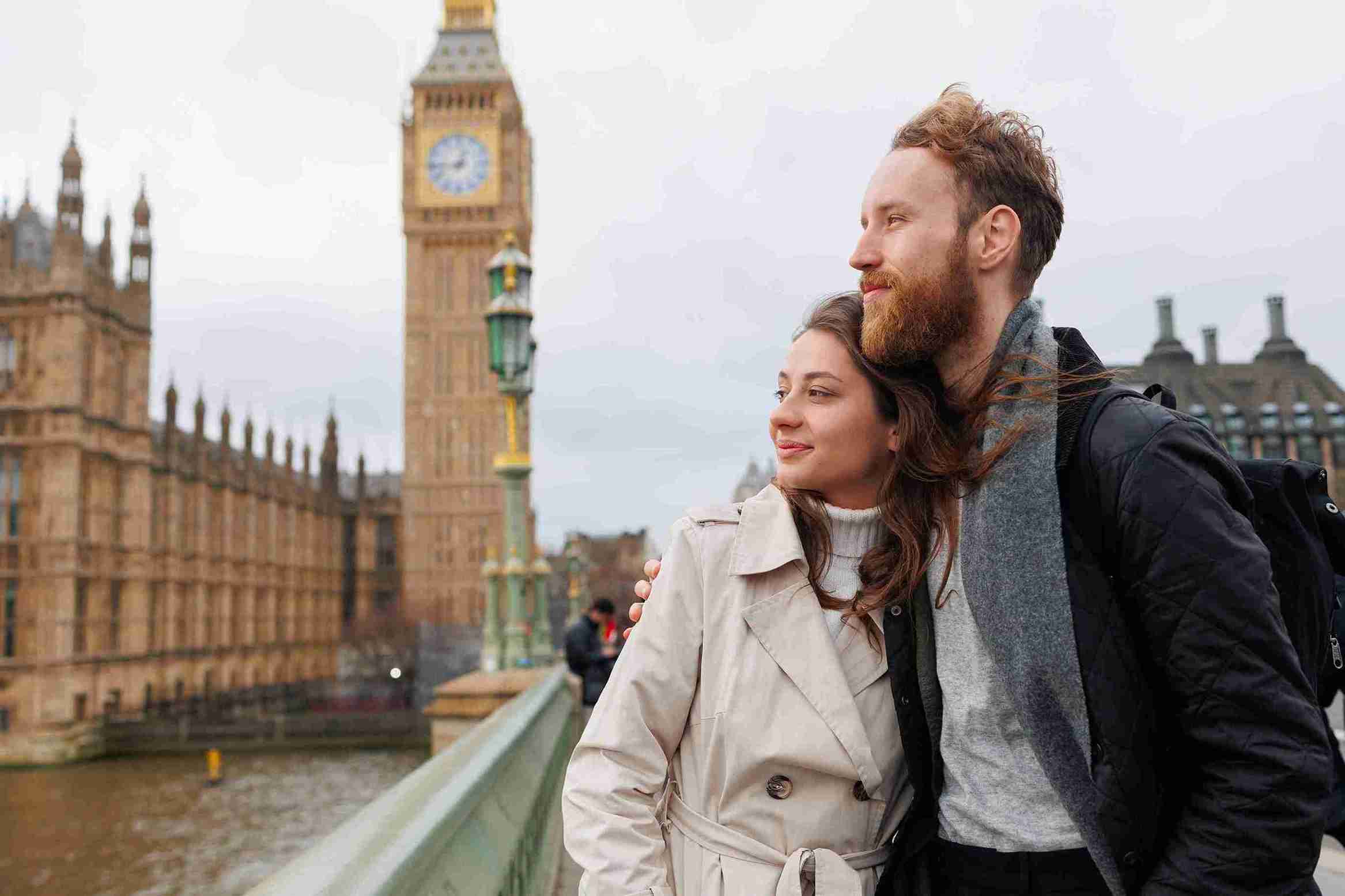 Young family couple spends a weekend in London.